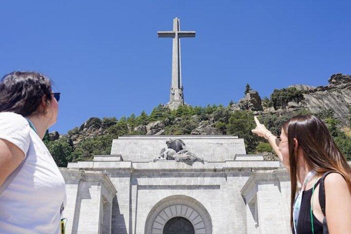 マドリード発サン・ロレンソDEエル・エスコリアル修道院半日ツアー