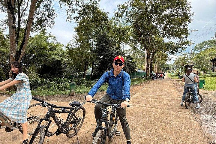 トレッキングとサイクリングで行くキャットティエン国立公園日帰りツアー