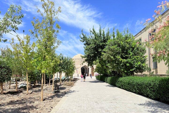 Bukhara: Complete Guided Walking Tour with a Small Group.