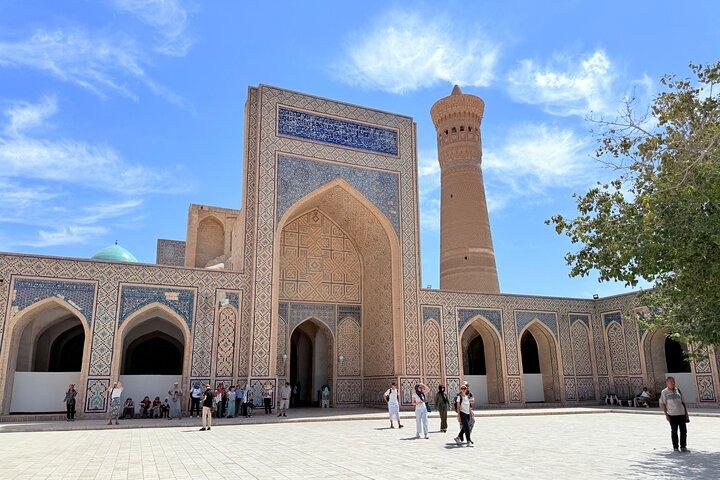 Bukhara: Complete Guided Walking Tour with a Small Group.