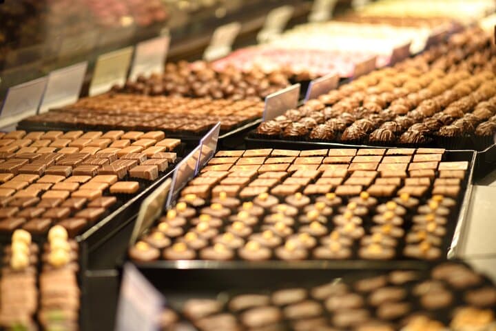 Paris Christmas Lights & Stories with Tastings on Champs-Élysées