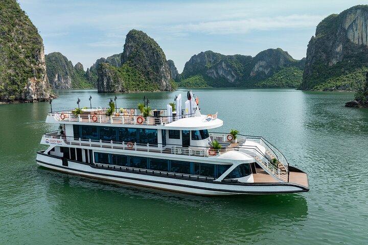 Ha Long Bay 5 - Sterrendagcruise met buffet, kajakken en zwemmen