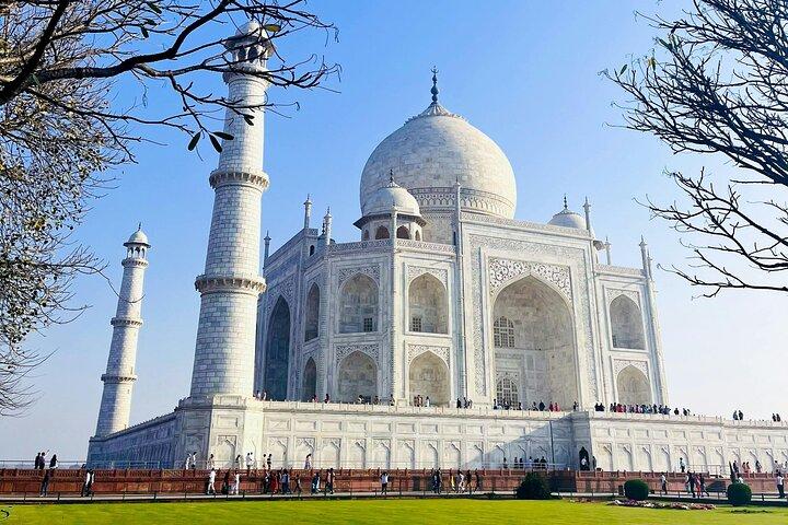 Private 2-Day Tour to Agra one-way from Jaipur to Delhi with The Taj Mahal