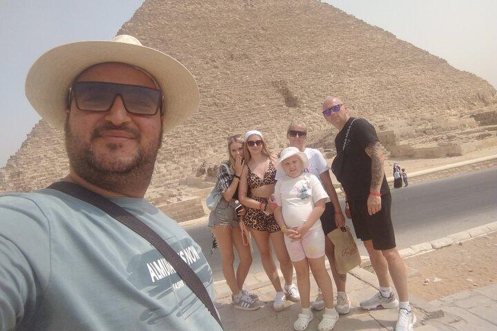 Private Giza Pyramids and Sphinx Guided Tour