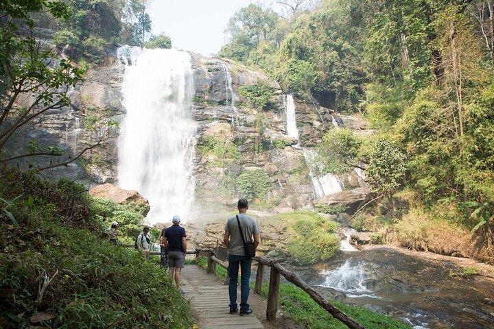 Hoteller i nærheden af Doi Inthanon Summit Waterfalls and Hill Tribe Day Tour