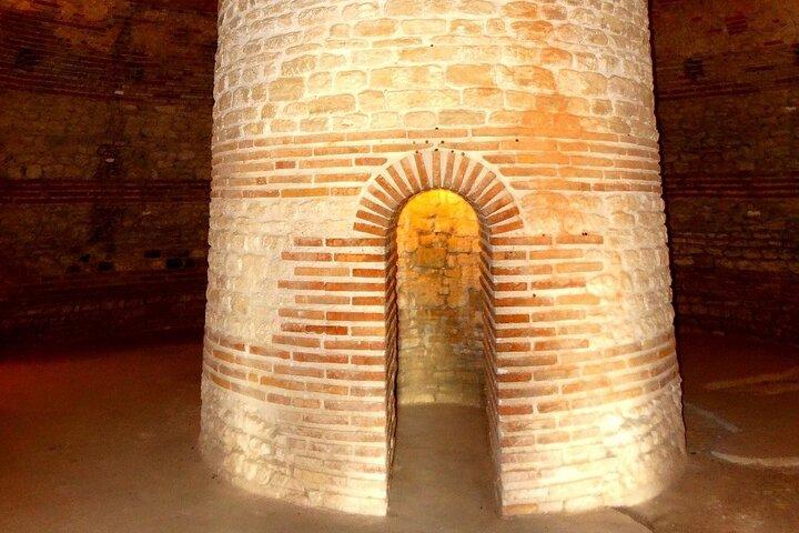 古代墓と船の旅南ツアーソゾポリ旧市街訪問