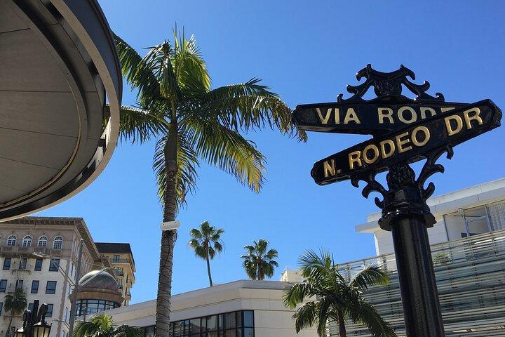 Full-Day LA Iconic Sites Tour From Hollywood with Six Stops