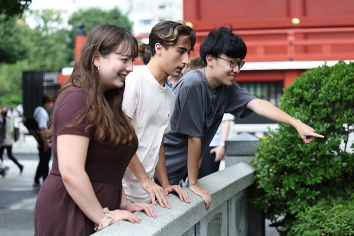 Tokyo: Private Asakusa Walking Tour with Sensoji Temple