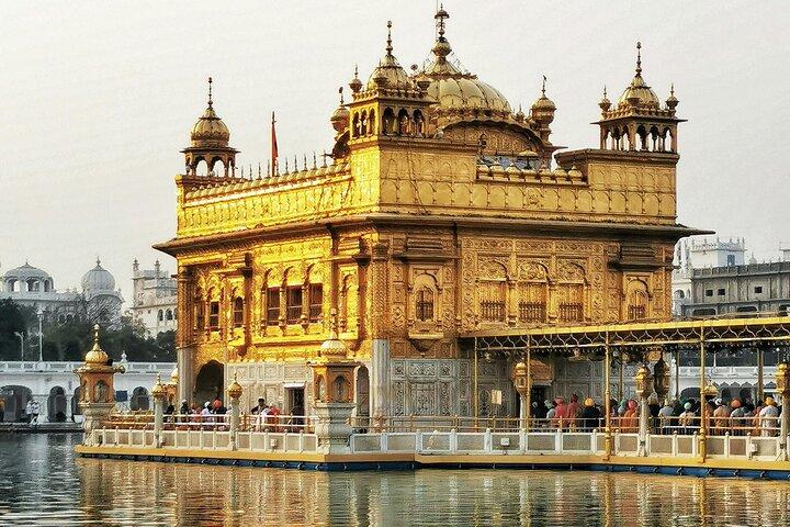 Viaje de 1 día al Templo Dorado, Amritsar desde Delhi con vuelo comercial de ambos lados