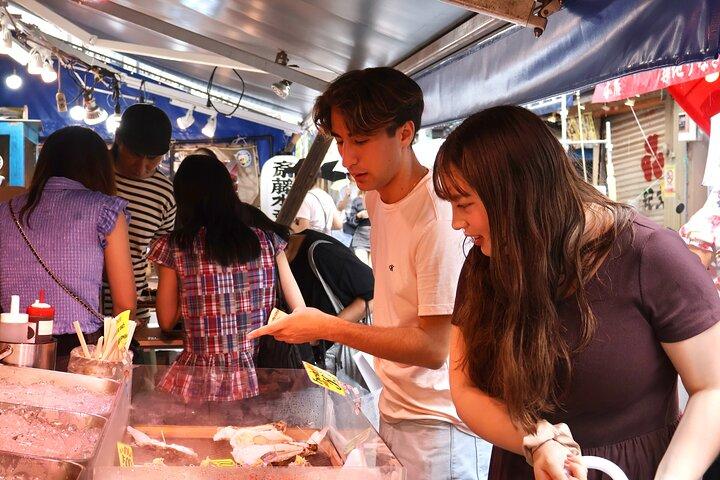 Tokio : Private Tsukiji-Fischmarkttour mit 3 Essensstationen