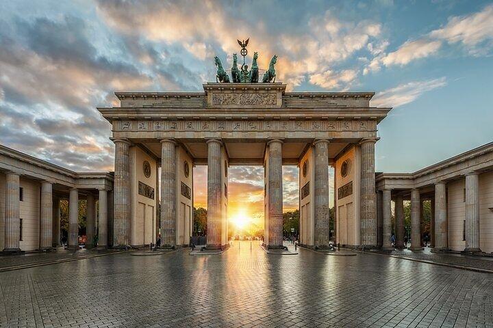 Berlin Made Simple: Stress-Free Tour from Warnemunde Cruise Port