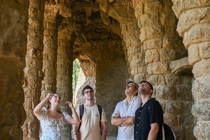 Exclusive Park Guell Tour with Skip the Line Access