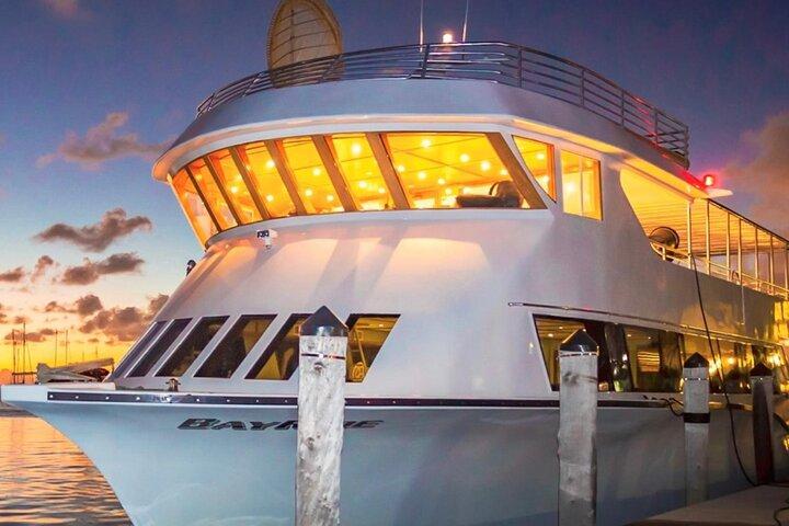 Ultimative Party in Miami: Bootsparty, Partybus und Nachtclub