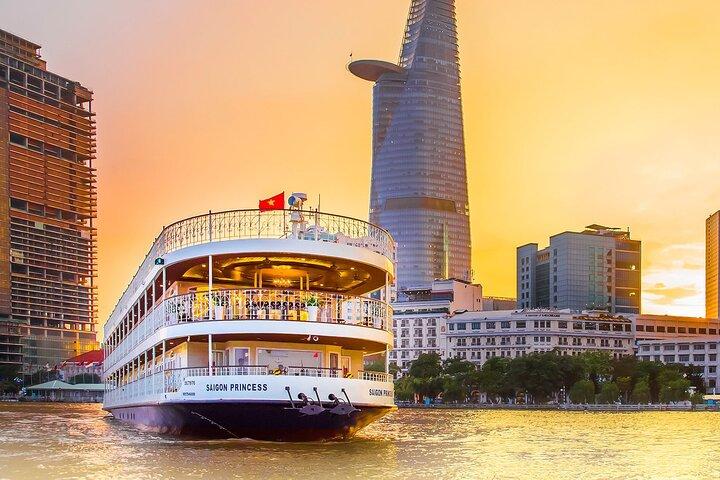 Abendessen Kreuzfahrt auf Saigon Fluss mit eigenem Tisch