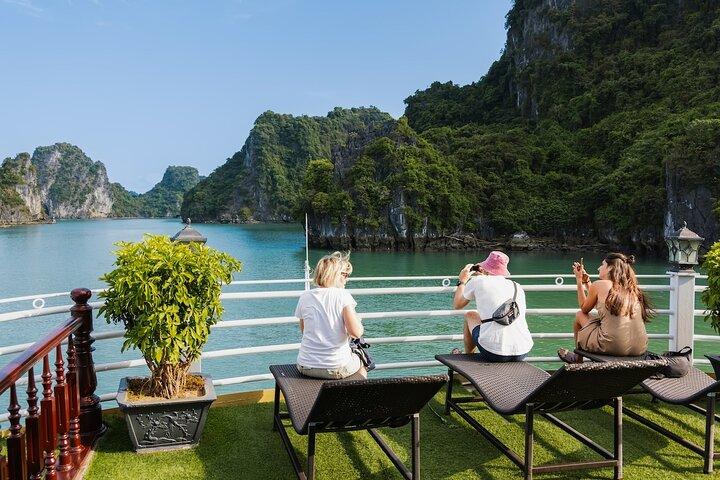 Hanoi : Paradiso nascosto della Baia di Bai Tu Long Crociera notturna dei cigni