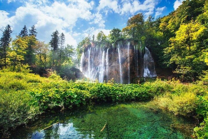 Zagreb : Plitvice & Rastoke Excursão guiada com bilhete (ENG/ESP)