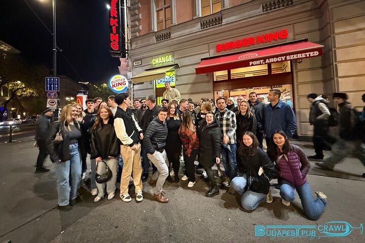 Budapest Pub Crawl & Ruin Bar Tour – Tiros gratis y entrada VIP