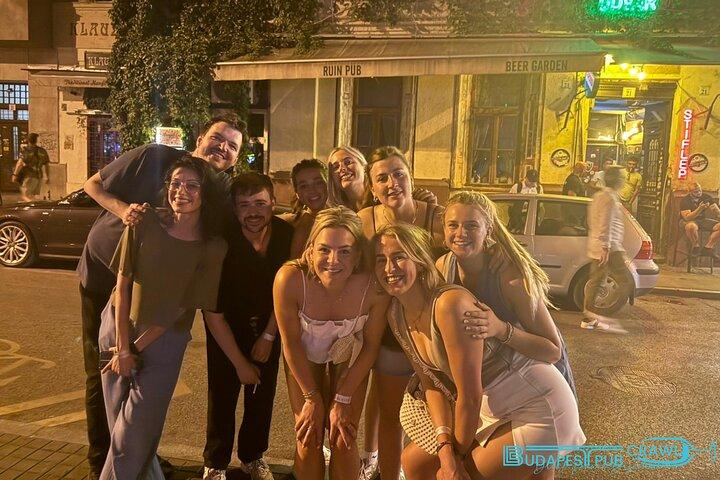 Budapest Pub Crawl & Ruin Bar Tour – Coups gratuits et entrée VIP