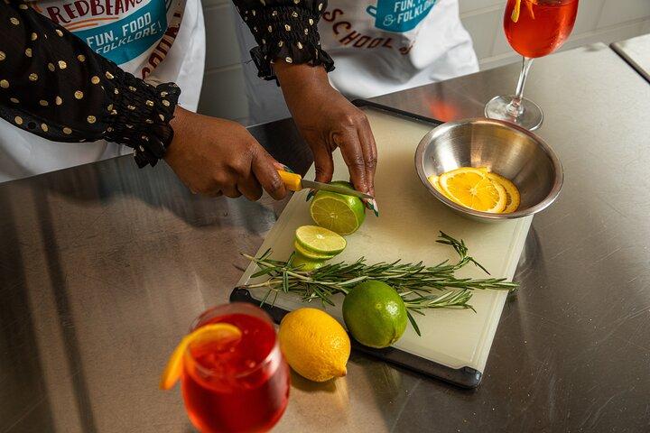 New Orleans Courtyard Cocktails : Happy Hour Mixology Class （ニューオリンズ・コートヤード・カクテル：ハッピーアワー・ミクソロジー・クラス）
