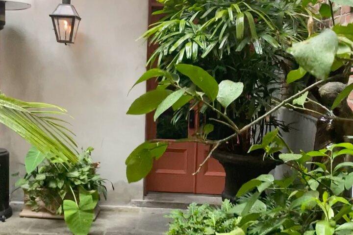 New Orleans Courtyard Cocktails : Happy Hour Mixology Class （ニューオリンズ・コートヤード・カクテル：ハッピーアワー・ミクソロジー・クラス）