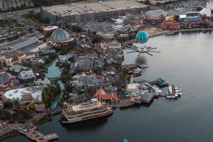 Nach Feierabend 31 Meilen Helikoptertour über alle Themenparks