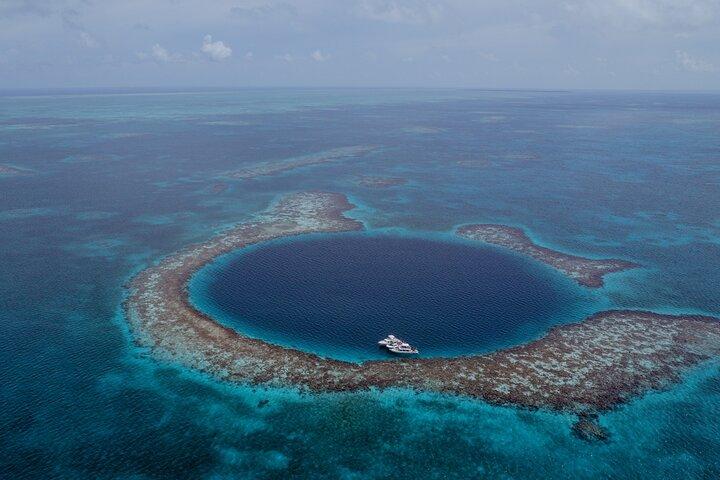 Great Blue Hole und Leuchtturm Riff Atoll Schnorchel Abenteuer