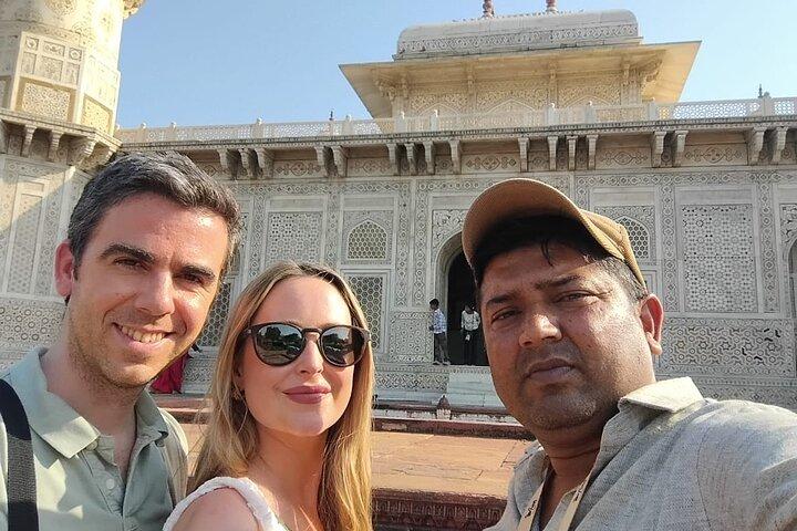Am selben Tag Agra Sightseeing von Delhi mit AC Vehicle All Inclusive