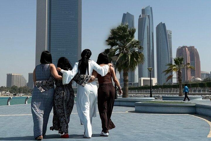 Excursion privée d'une journée complète à Abu Dhabi avec café en or 24 carats