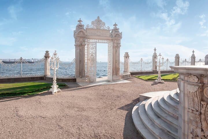 Dolmabahce Palace and Harem Skip-the-Line Ticket with Audio Guide
