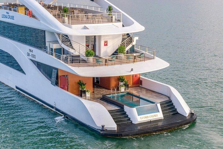 レオナ5でハロン湾を発見-港からスターラグジュアリーデイクルーズ