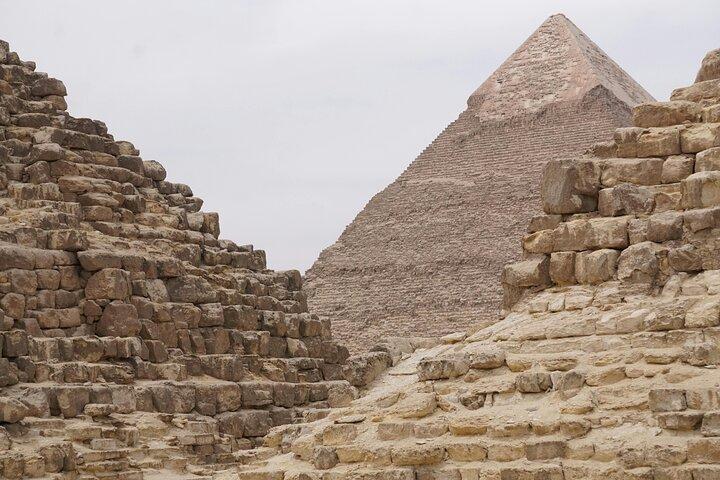 Half Day Pyramids Tours, Camels and Egyptian Food in Giza