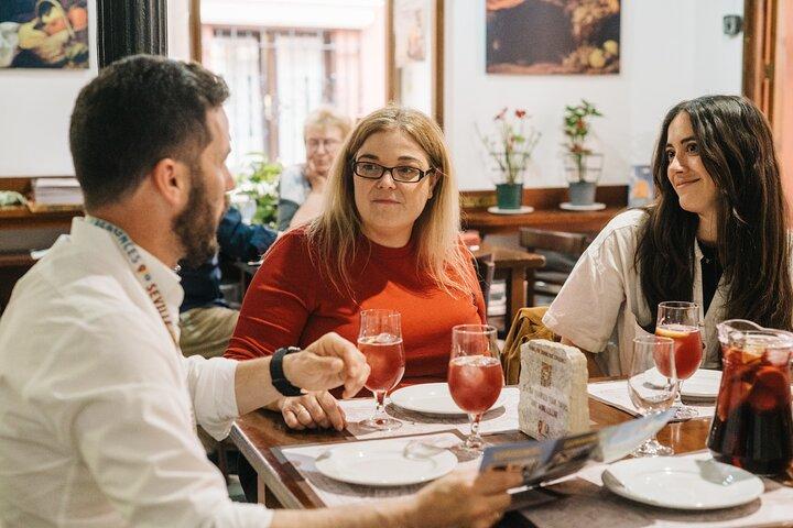 Sevilla Joodse wijk Tour met kleine groep met tapas en drankjes