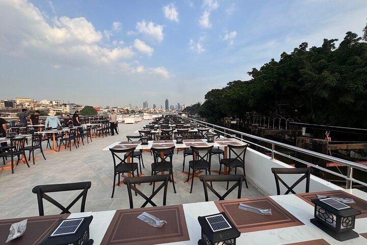 Bangkok : Luxe White Dinner Cruise Free Flow Bier en Wijn