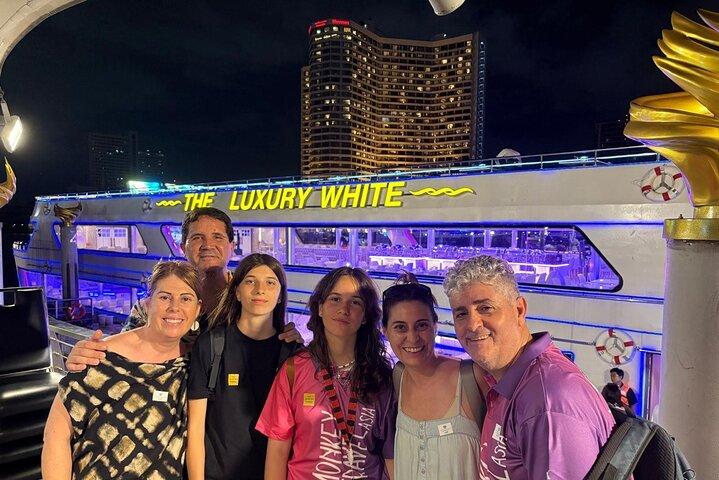 Bangkok : Crucero con cena blanca de lujo Cerveza y vino de flujo libre