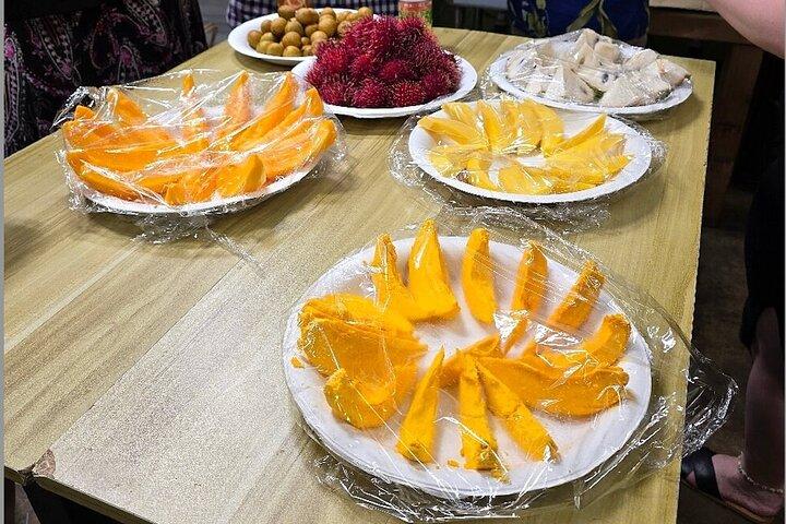 ホノルル : Off The Beaten Path Food Tour