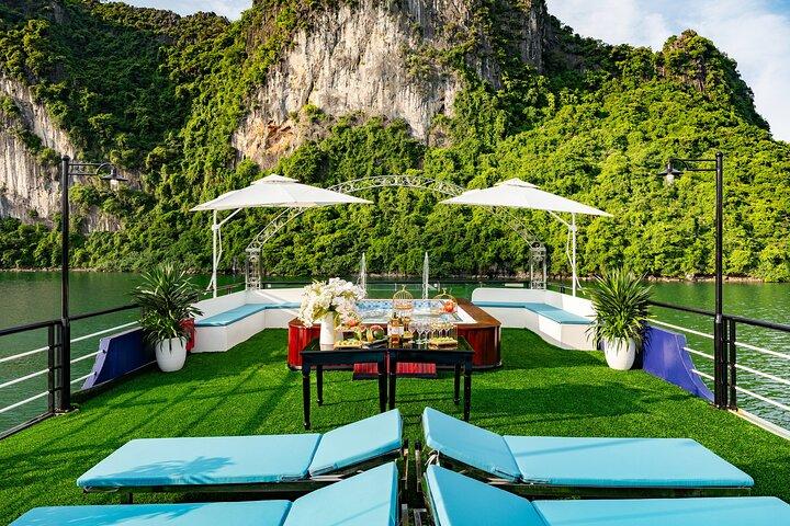 BEST Seler - Halong Luxury Day Trip : クルーズ、ビュッフェ＆ジャグジー