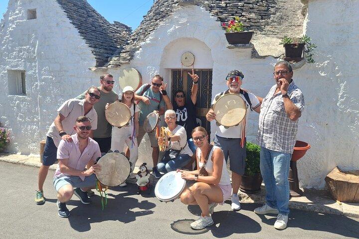 Em uma Vespa entre os trulli: Alberobello, Locorotondo e Floresta Fasano