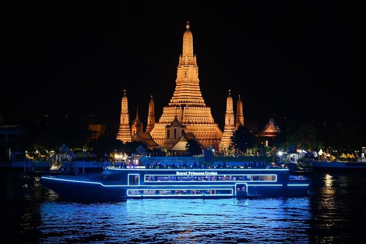 Bangkok: Royal Princess River Dinner Cruise with Live Music
