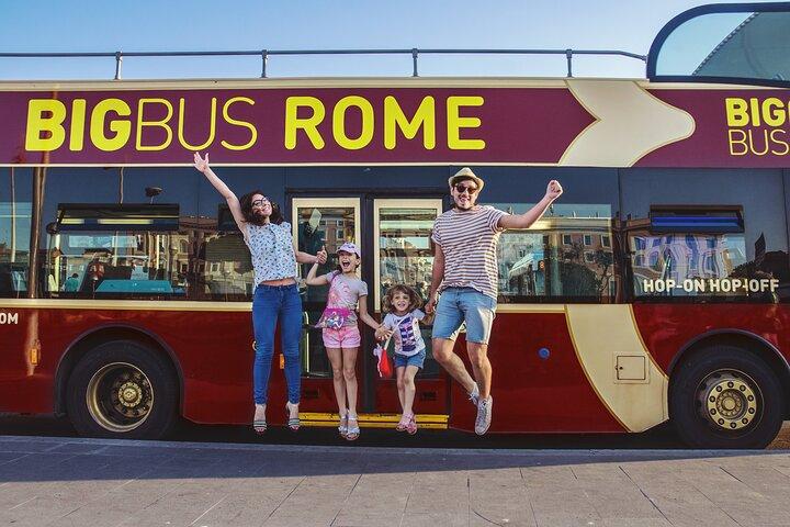 Kolosseum mit Arena und Hop On Hop Off Busticket