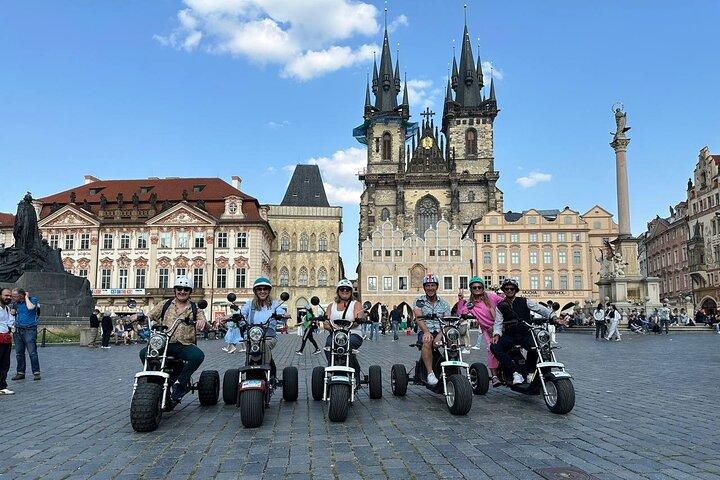 Incroyable !!! Visite de Prague en tricycle électrique, guide en direct inclus