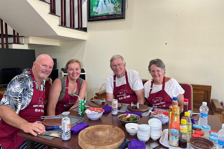 Classe de culinária vietnamita com a senhora hanh