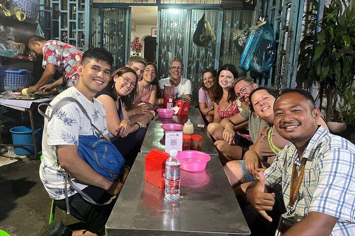 Phnom Penh Walking Tour : Historia, mat, konst och lokalt liv