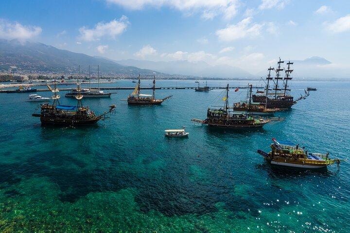 Alanya Piratbådtur med ubegrænset drikkevarer og frokost