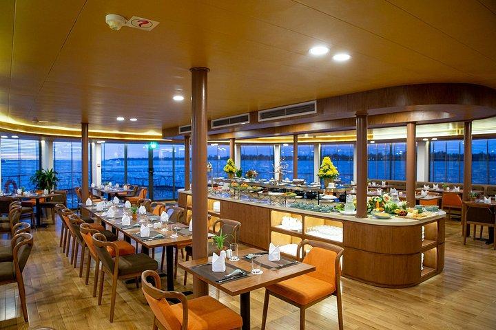 プノンペンシェムリアップ4日間豪華リバークルーズ＆ヘリテージツアー