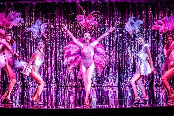 Bangkok : Show de cabaret de Calipso con cena tailandesa