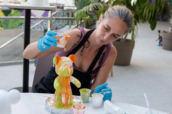 Fluid Art Workshop – Create Your Own Art Alicante Bear Art Studio