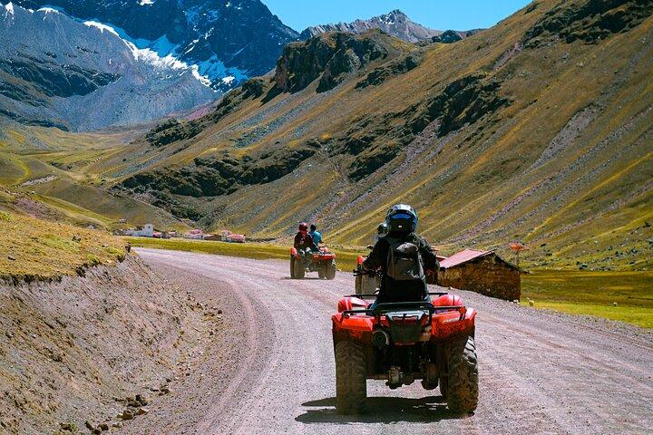 ATV-tur i Rainbow Mountain