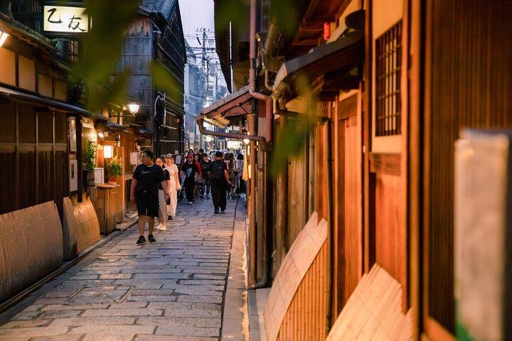 京都芸者地区散策ツアーin祇園