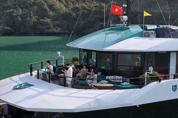 5tarプレミアムクルーズでハロン湾＆ランハ湾全日ツアー