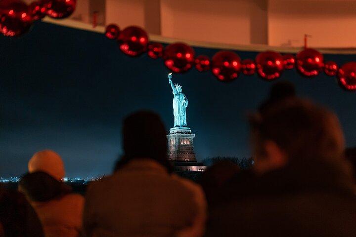 Circle Line: New Year's Eve Fireworks and Party Cruise (21+)